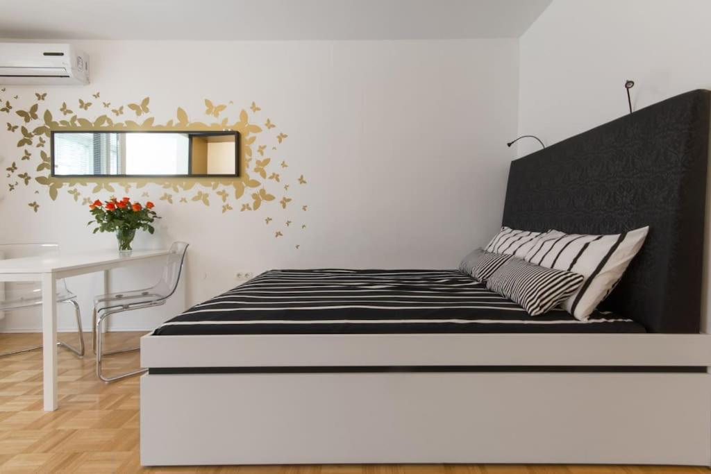 Gorgeous Central Flat With Garage Любляна Экстерьер фото