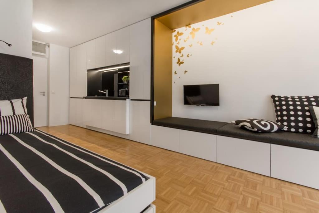 Gorgeous Central Flat With Garage Любляна Экстерьер фото