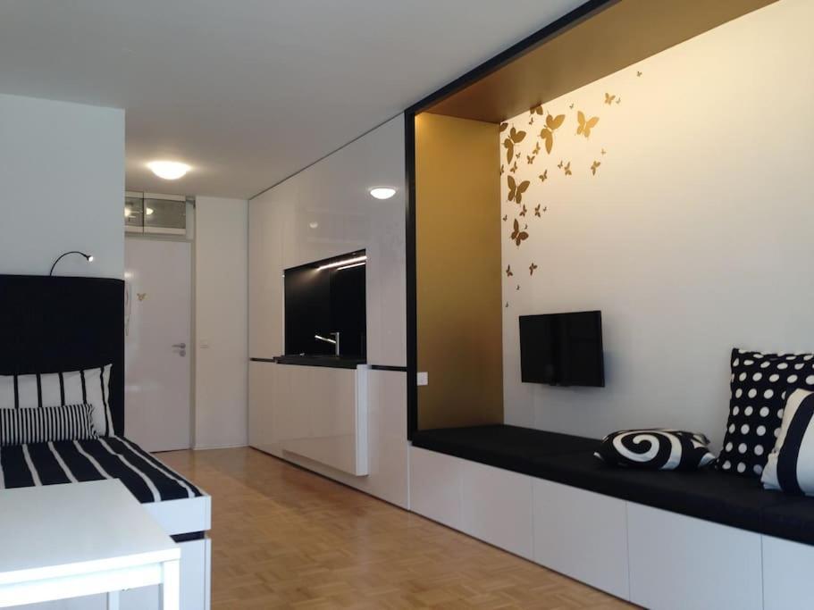 Gorgeous Central Flat With Garage Любляна Экстерьер фото