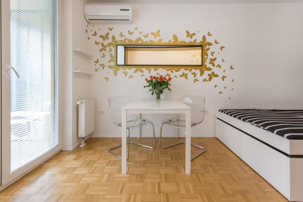 Gorgeous Central Flat With Garage Любляна Экстерьер фото